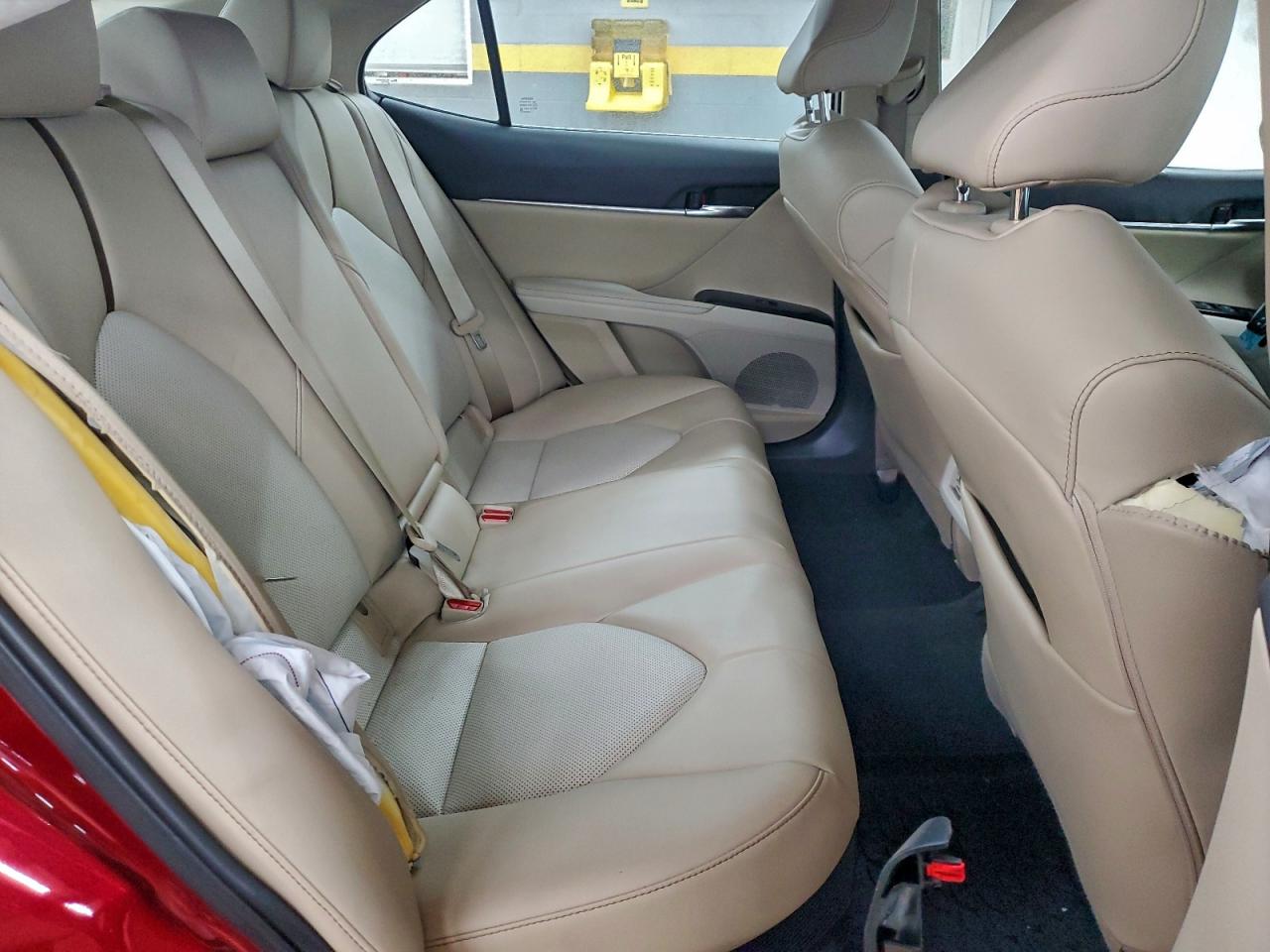 2020 TOYOTA CAMRY XLE photo 10