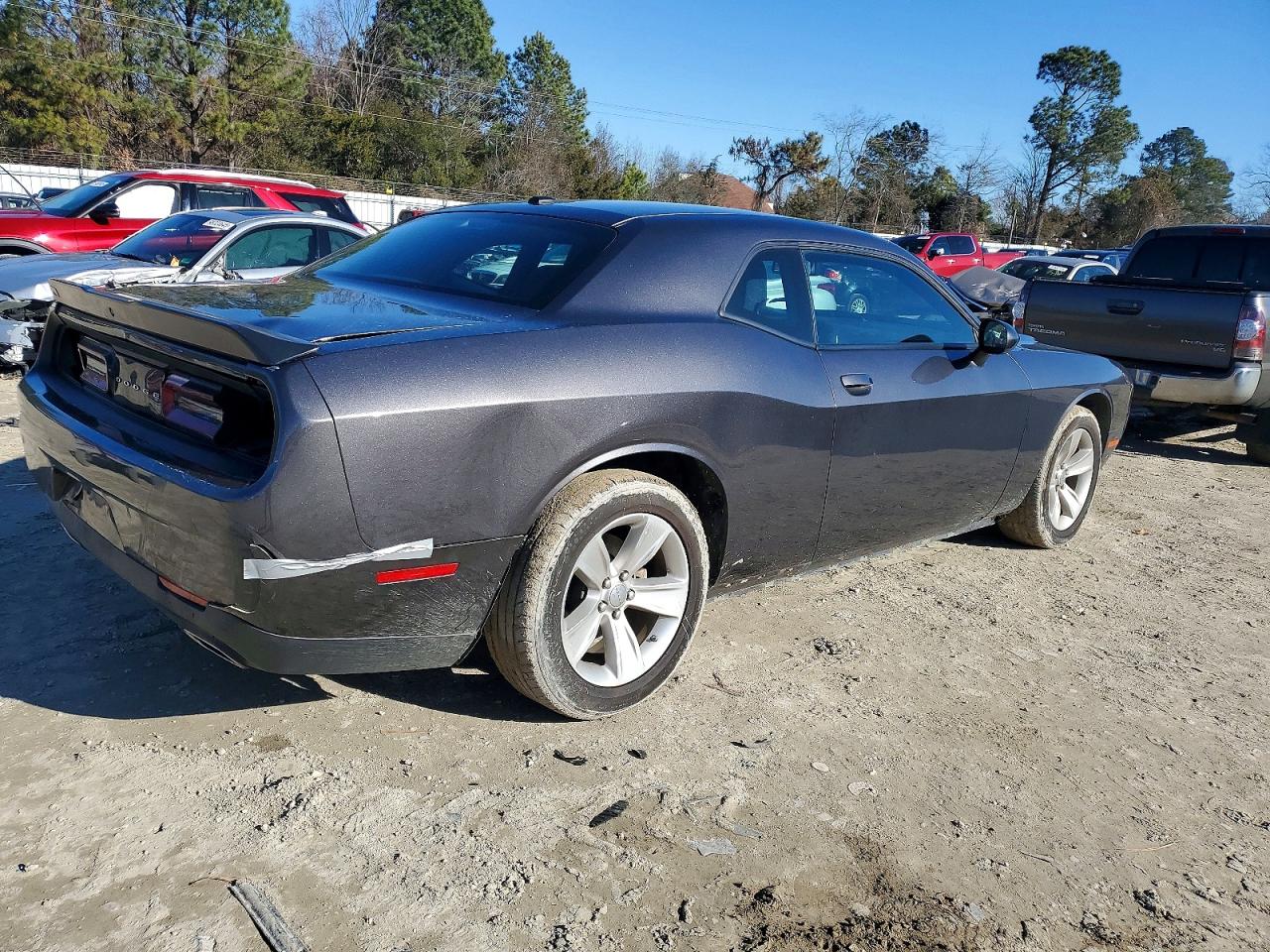 2023 DODGE CHALLENGER SXT photo 3
