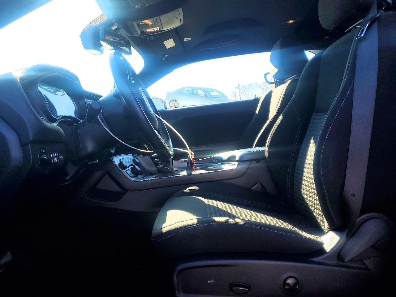 2023 DODGE CHALLENGER SXT photo 7