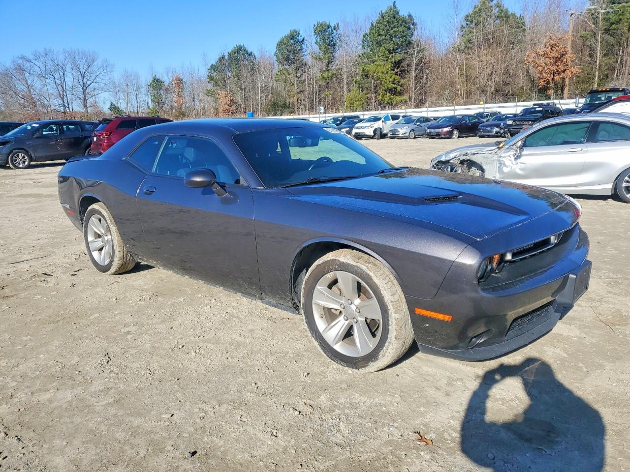 2023 DODGE CHALLENGER SXT photo 4