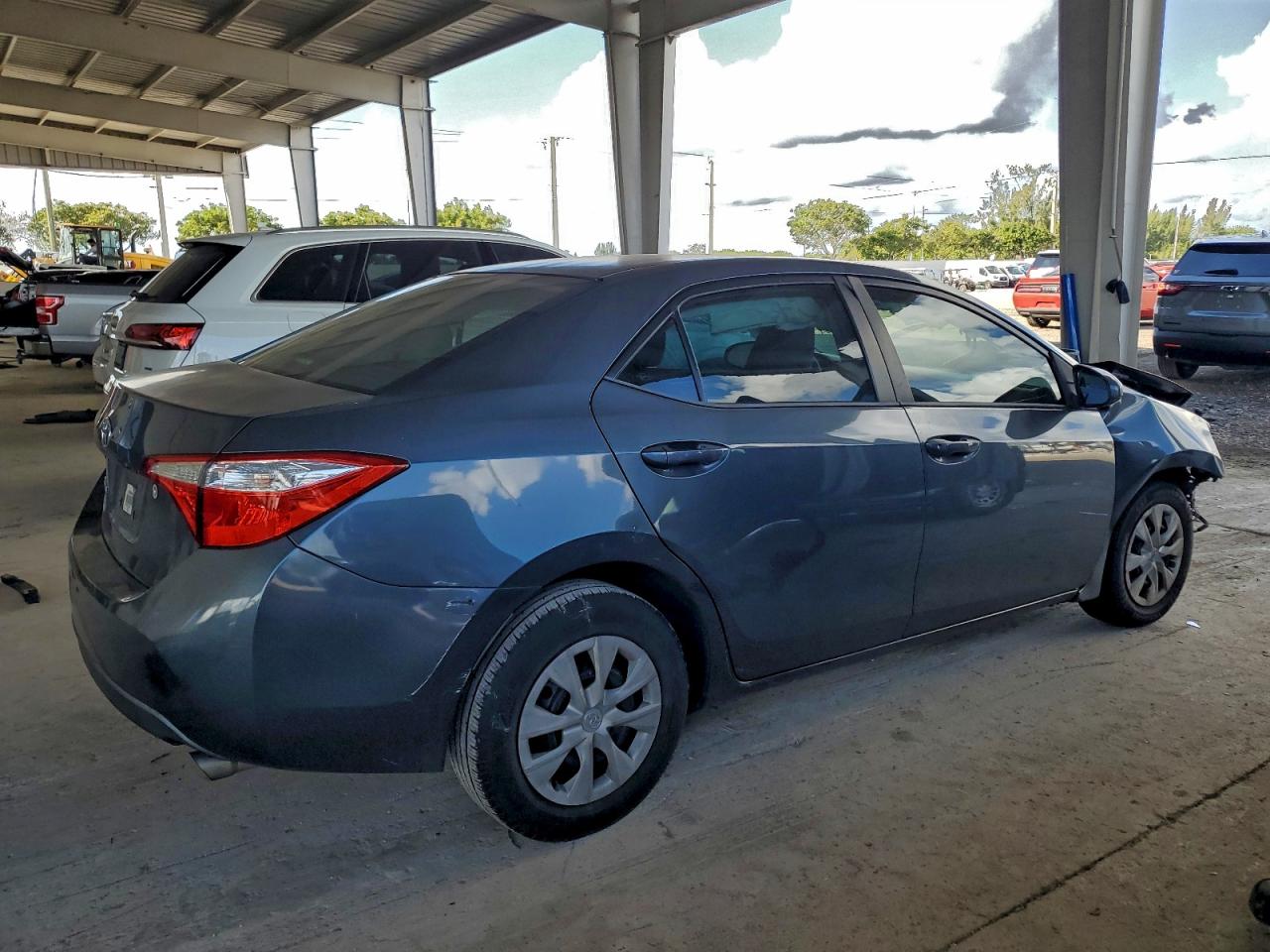 2014 TOYOTA COROLLA L photo 3