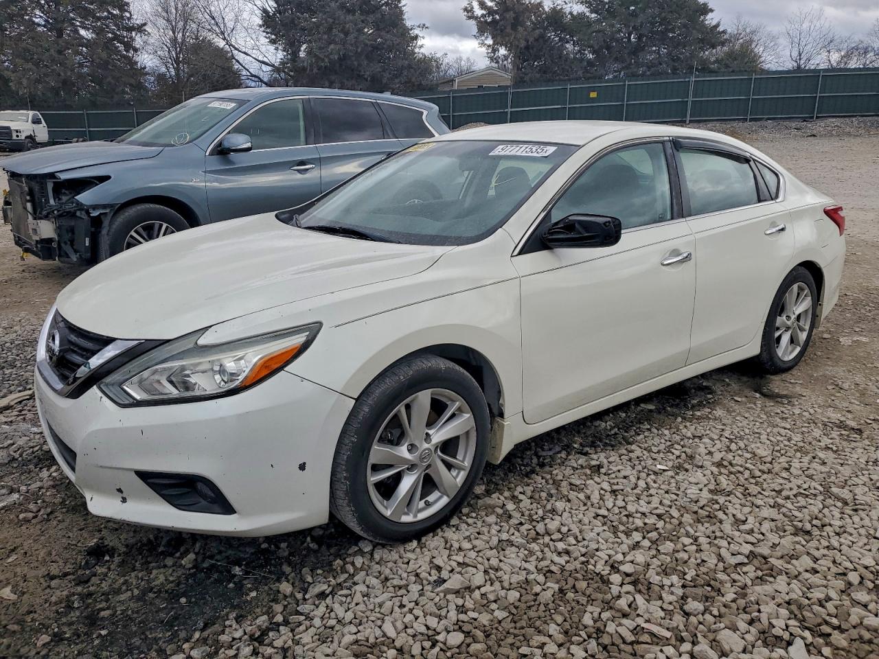 2017 NISSAN ALTIMA