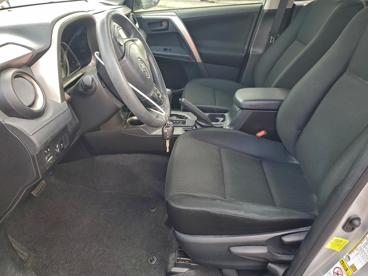 2015 TOYOTA RAV4 LE photo 7