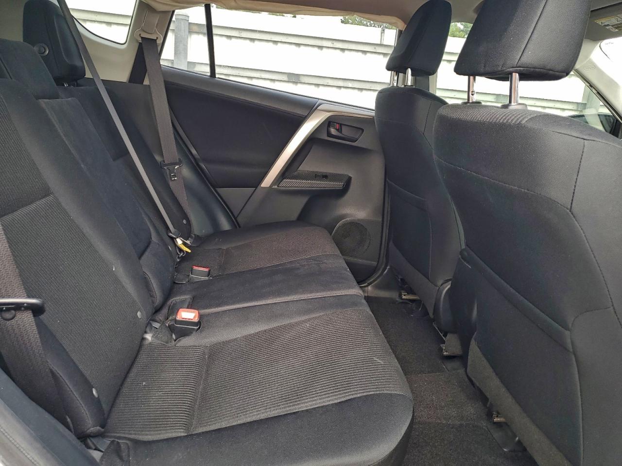 2015 TOYOTA RAV4 LE photo 11