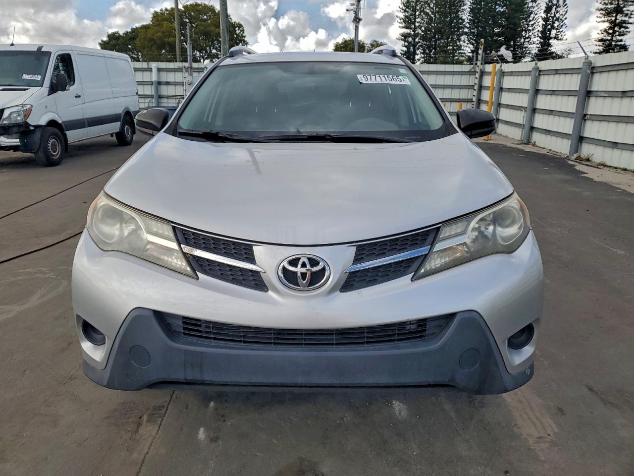 2015 TOYOTA RAV4 LE photo 5