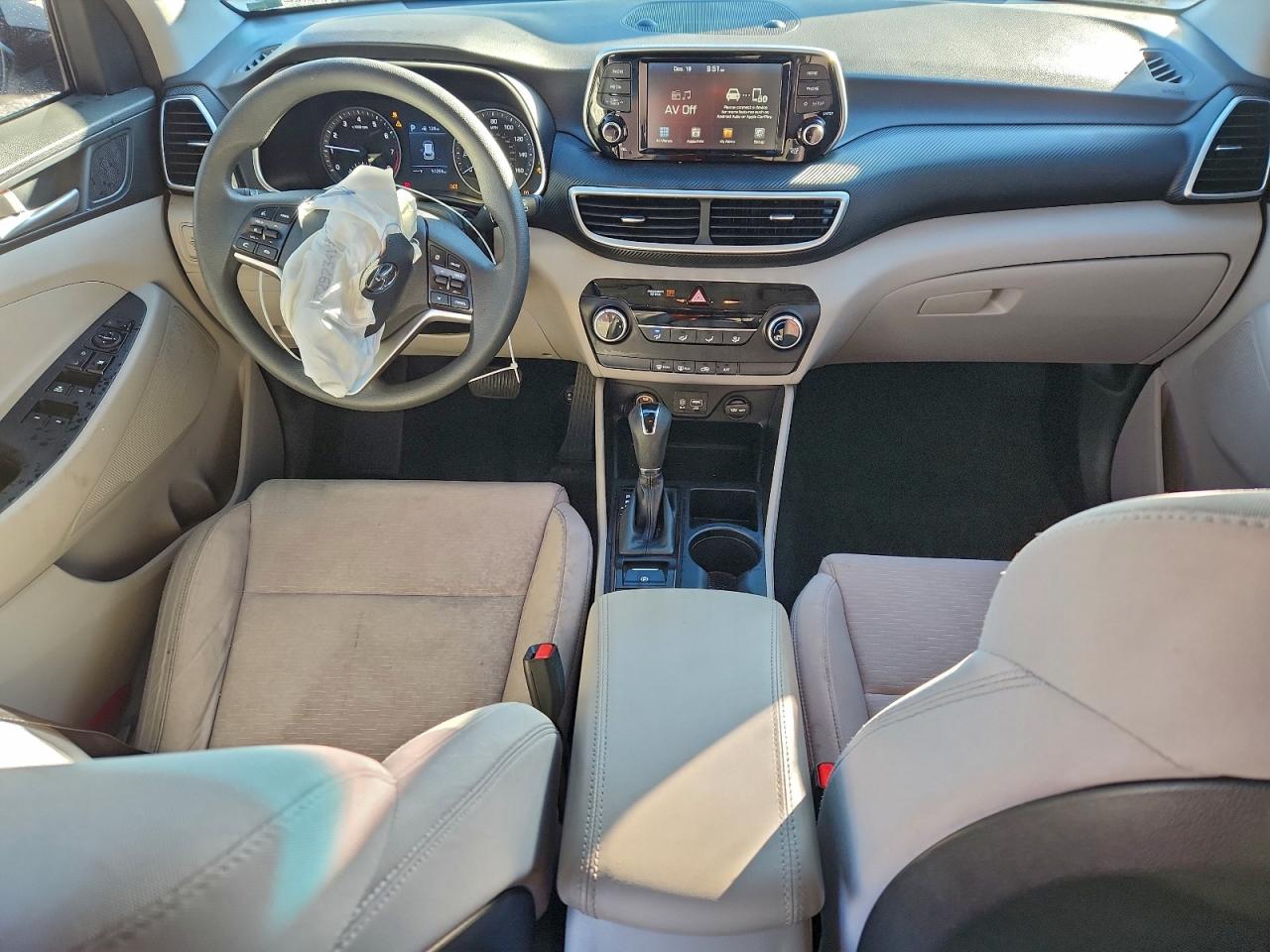 2020 HYUNDAI TUCSON SE photo 8