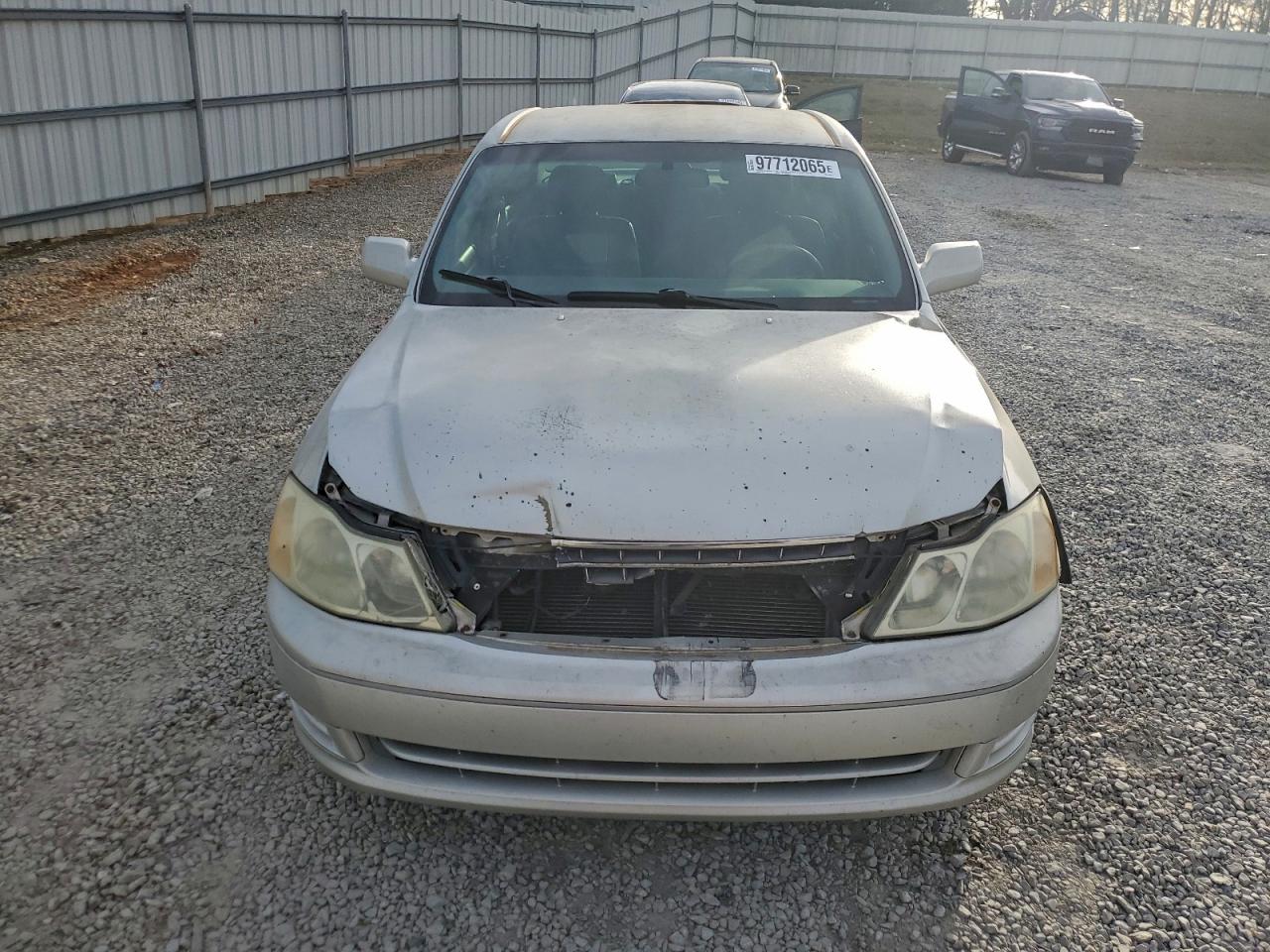 2003 TOYOTA AVALON XL photo 5