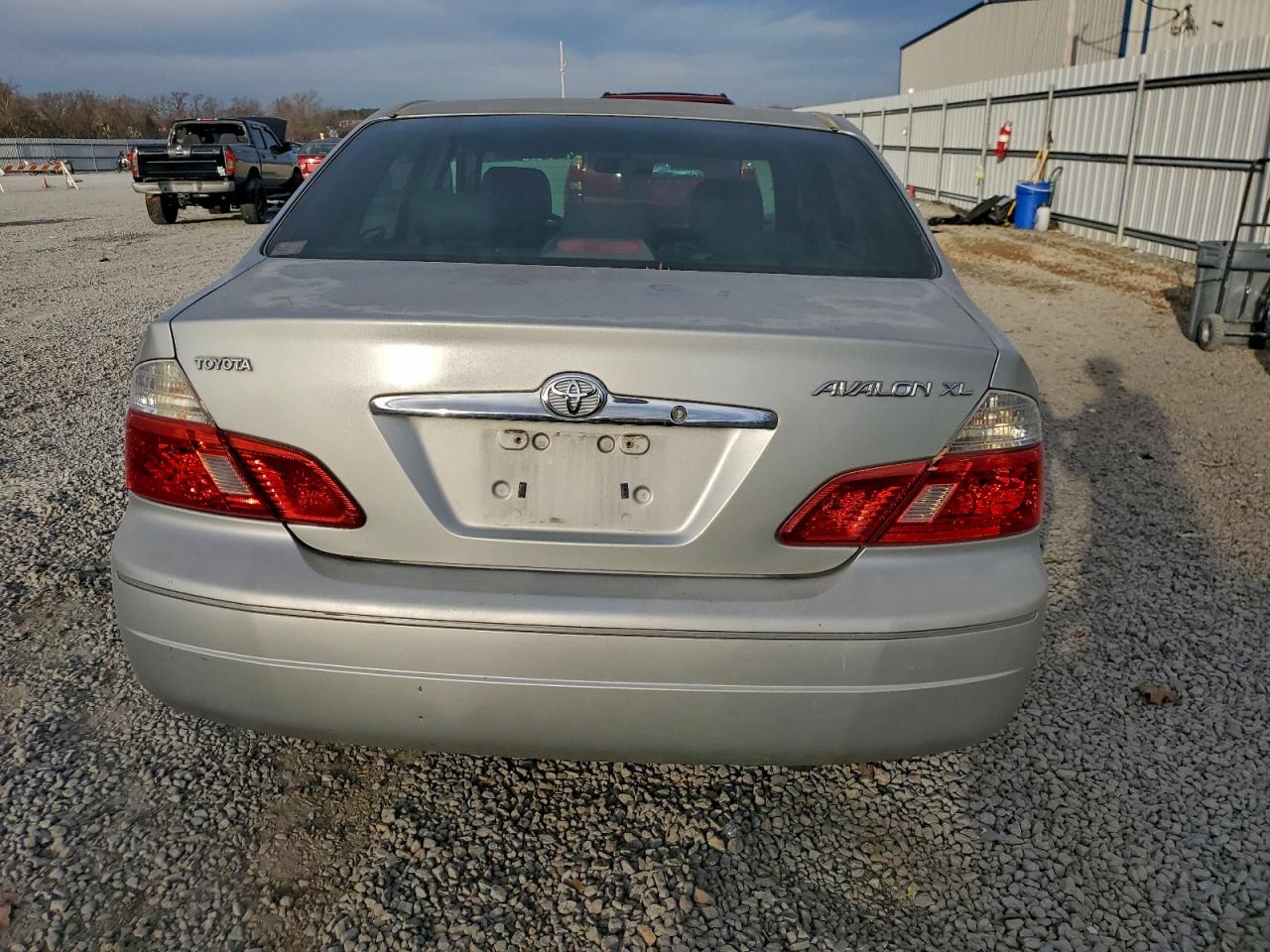 2003 TOYOTA AVALON XL photo 6