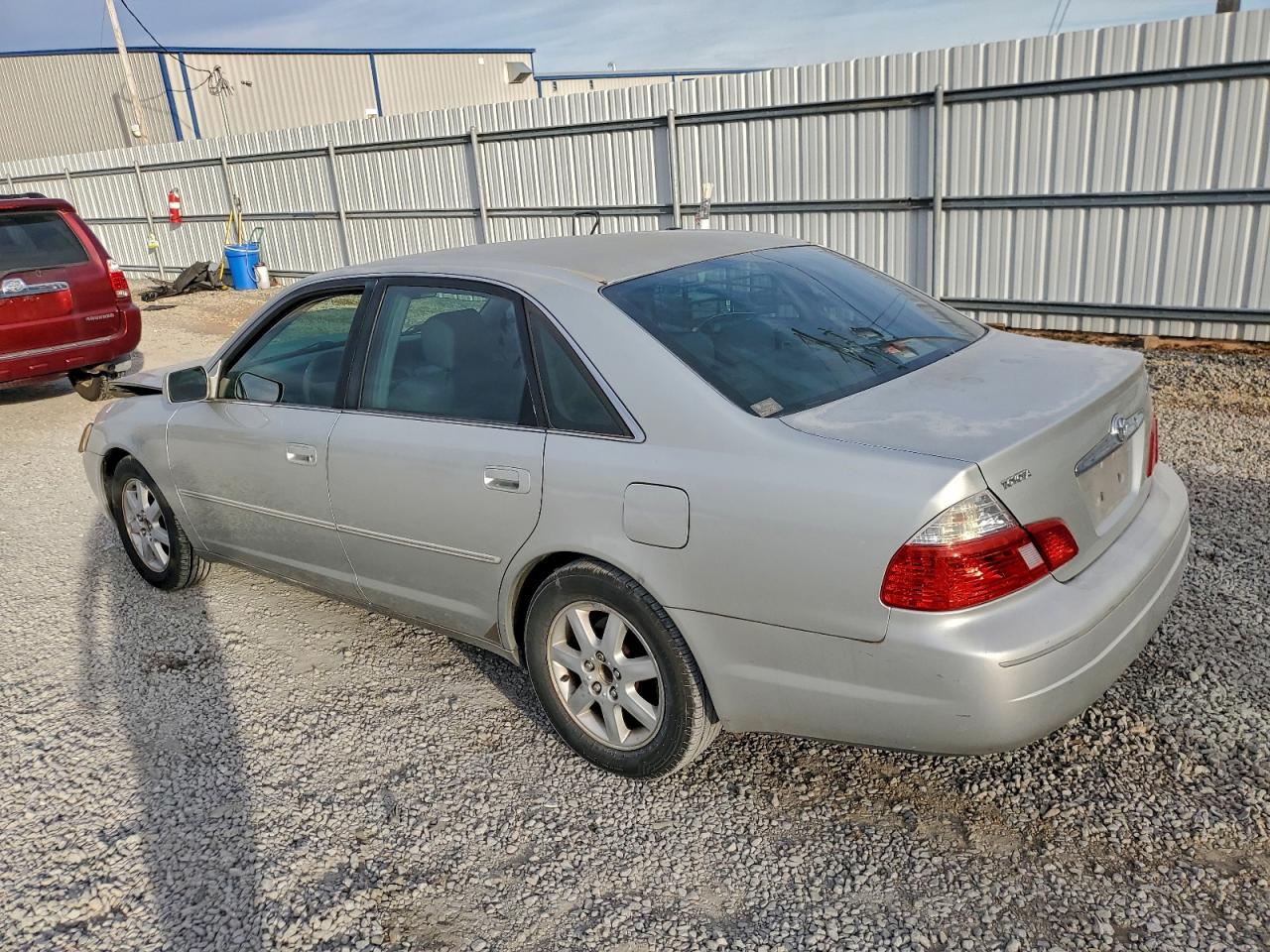 2003 TOYOTA AVALON XL photo 2