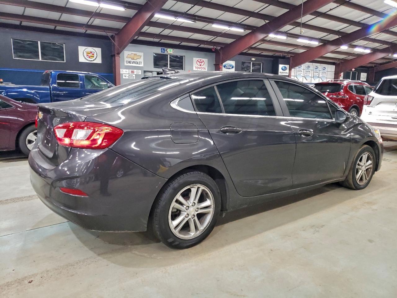 2017 CHEVROLET CRUZE LT photo 5