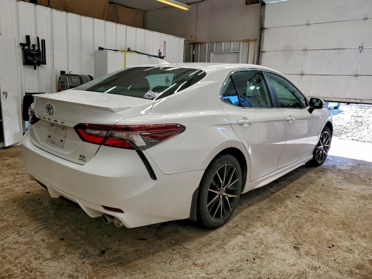 2021 TOYOTA CAMRY SE photo 5