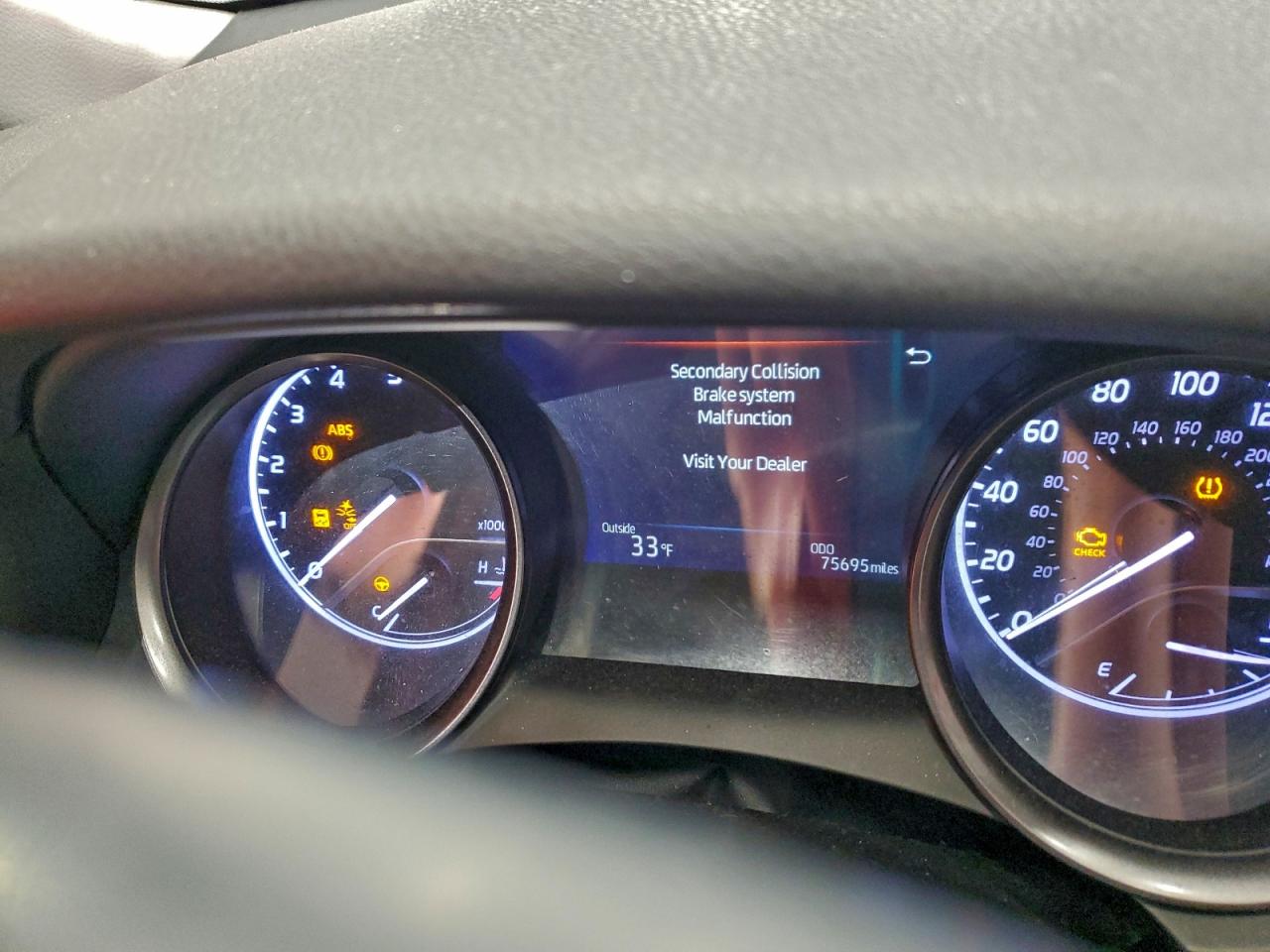 2021 TOYOTA CAMRY SE photo 17