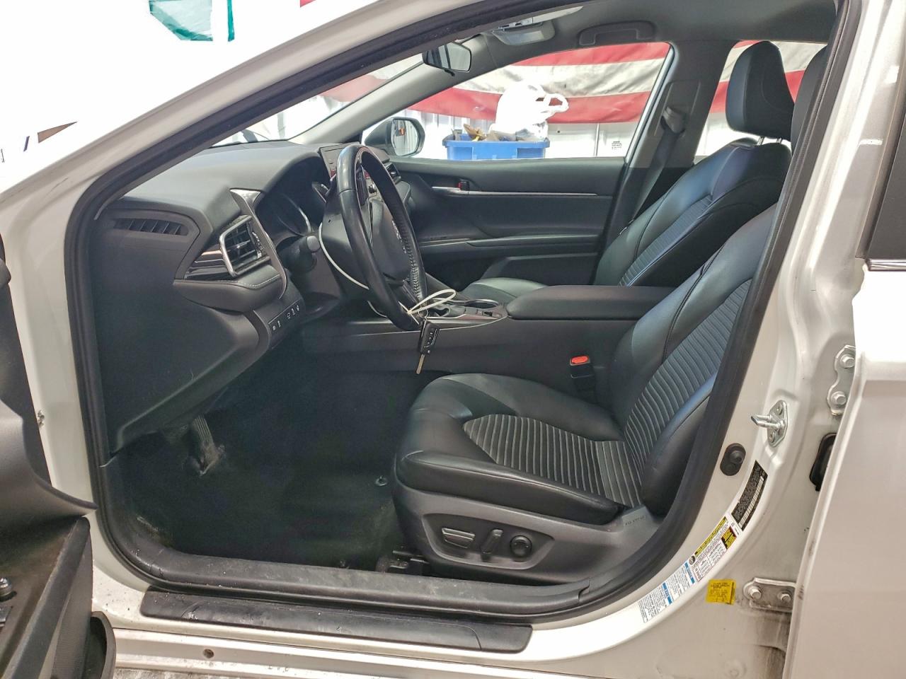 2021 TOYOTA CAMRY SE photo 13