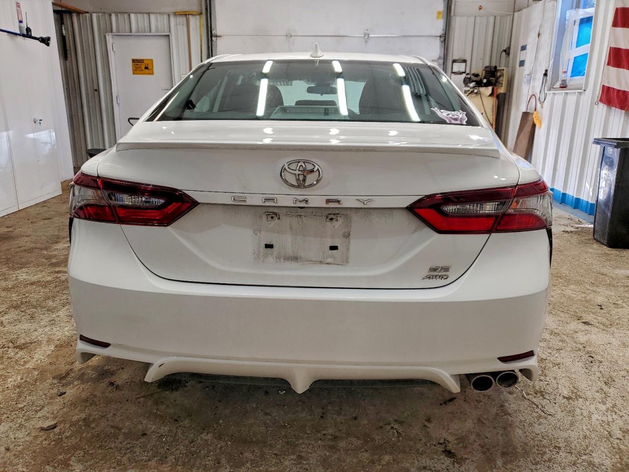 2021 TOYOTA CAMRY SE photo 11