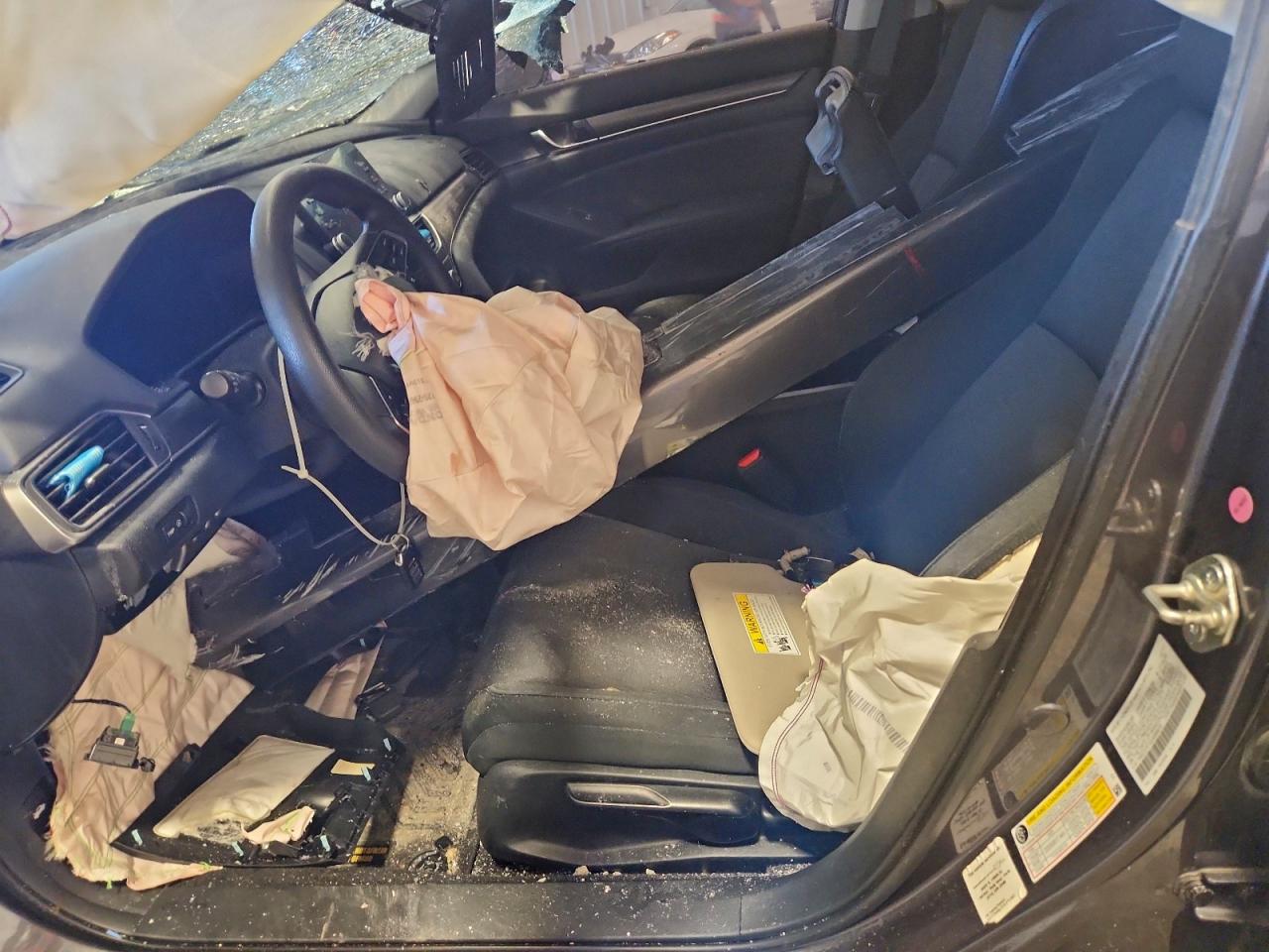 2018 HONDA ACCORD LX photo 13