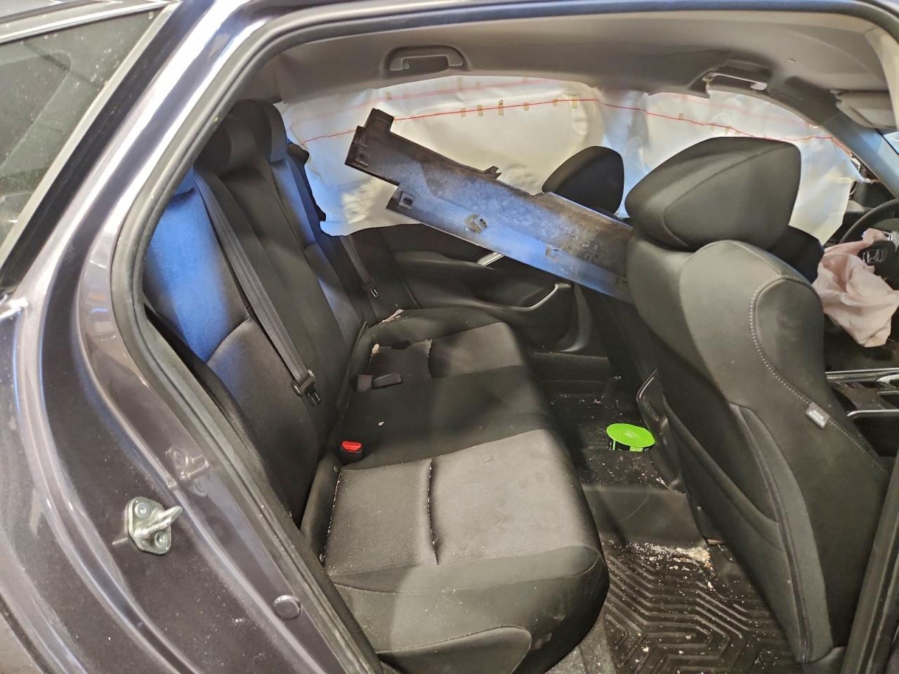 2018 HONDA ACCORD LX photo 19