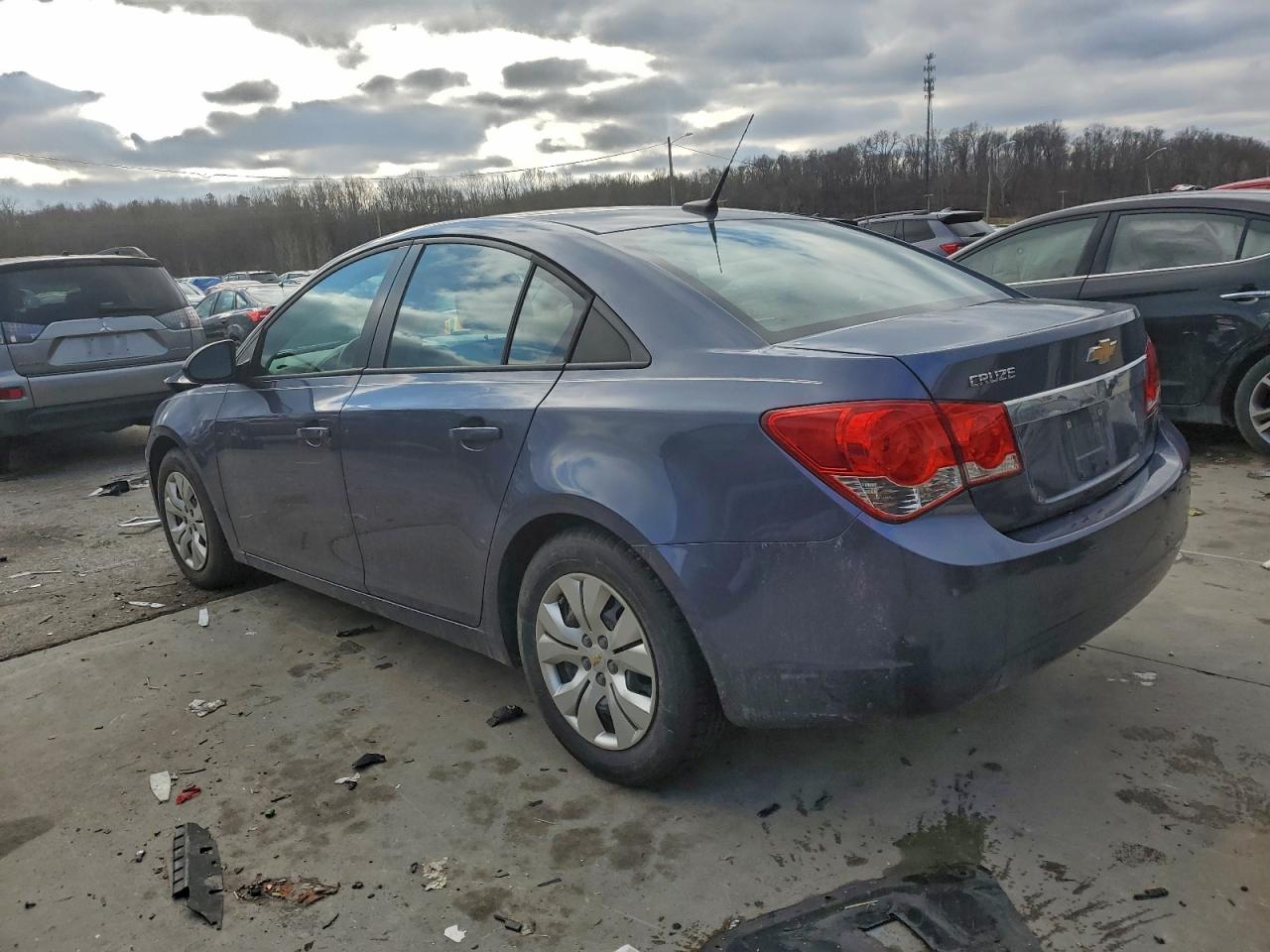 2014 CHEVROLET CRUZE LS photo 2
