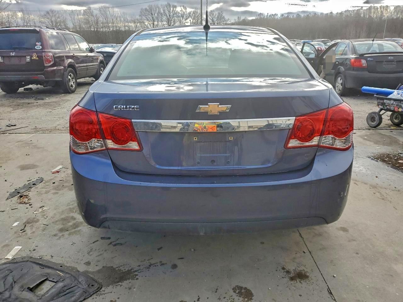 2014 CHEVROLET CRUZE LS photo 6