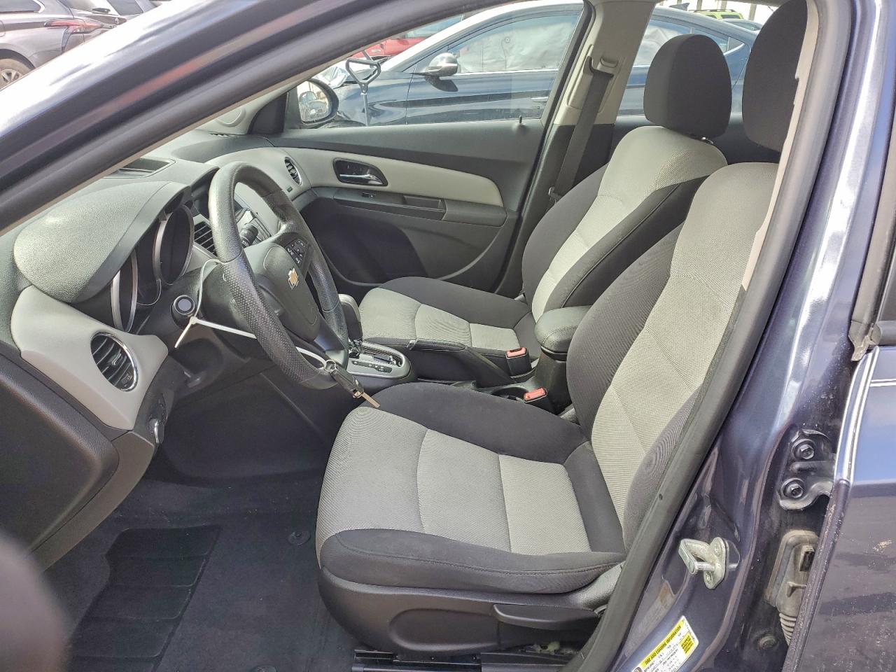2014 CHEVROLET CRUZE LS photo 7