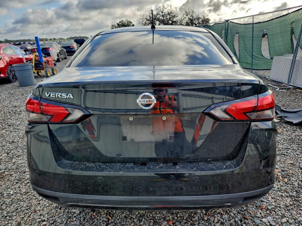 2020 NISSAN VERSA S photo 16
