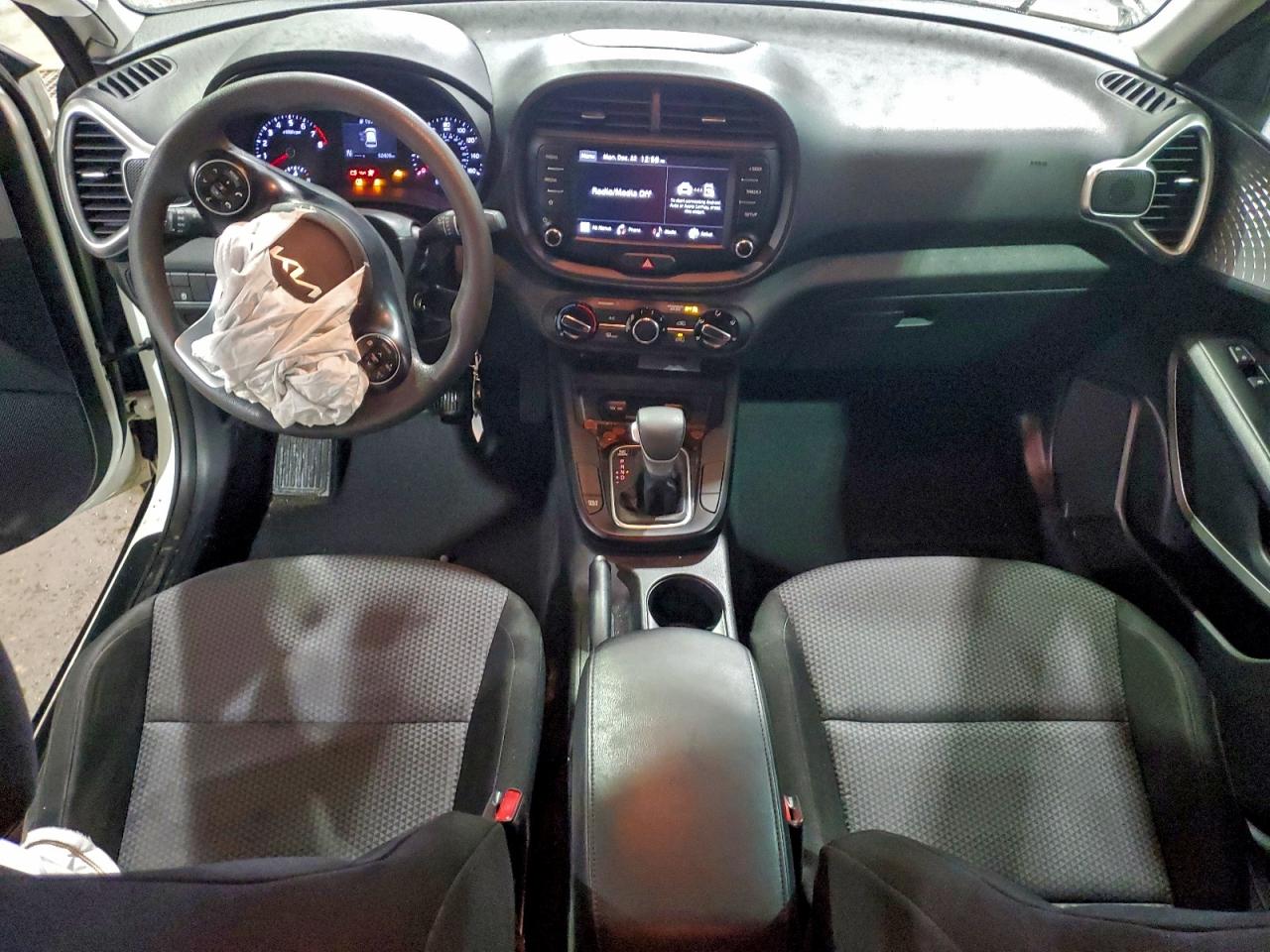 2022 KIA SOUL LX photo 15