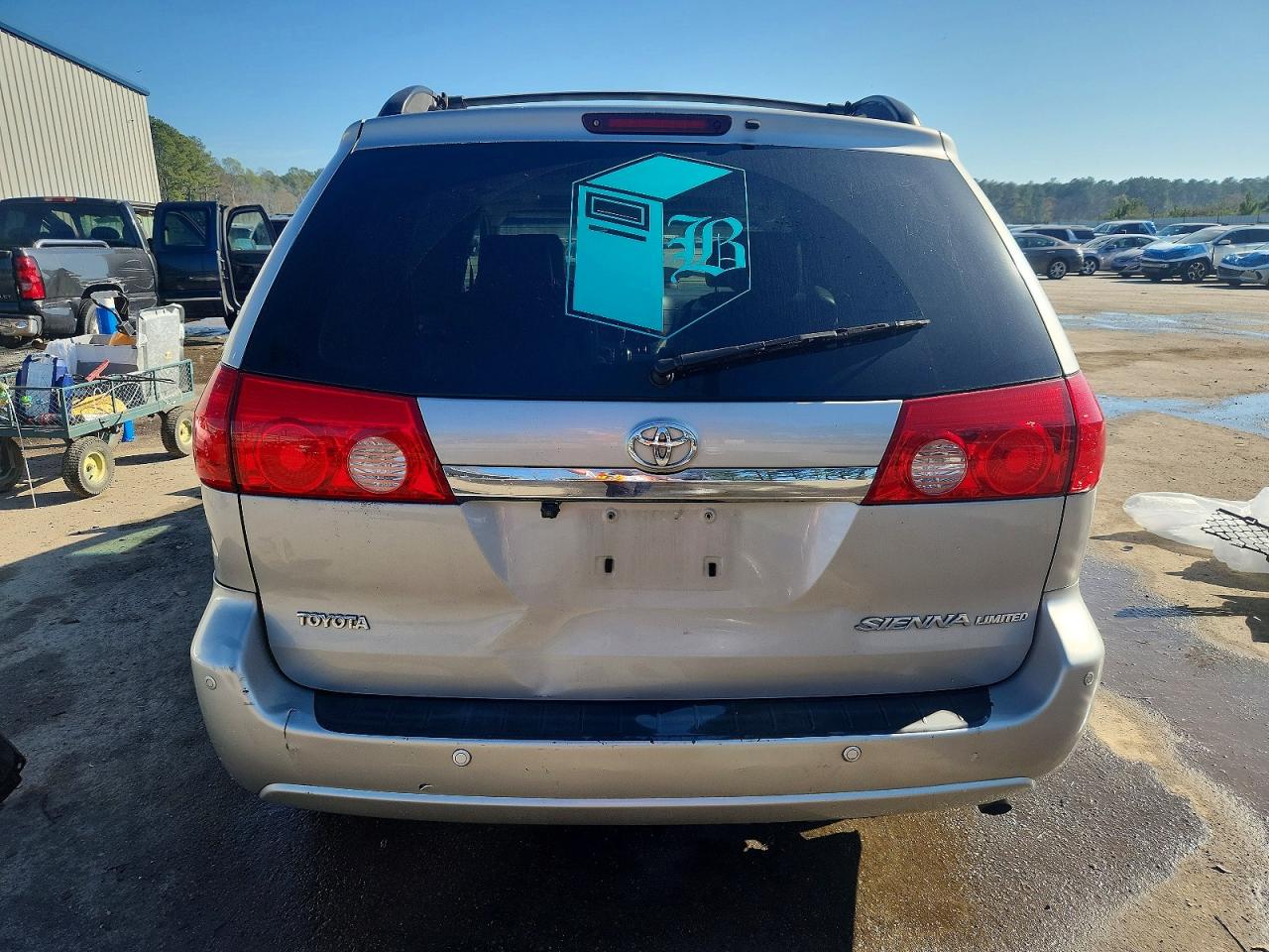 2008 TOYOTA SIENNA XLE photo 11