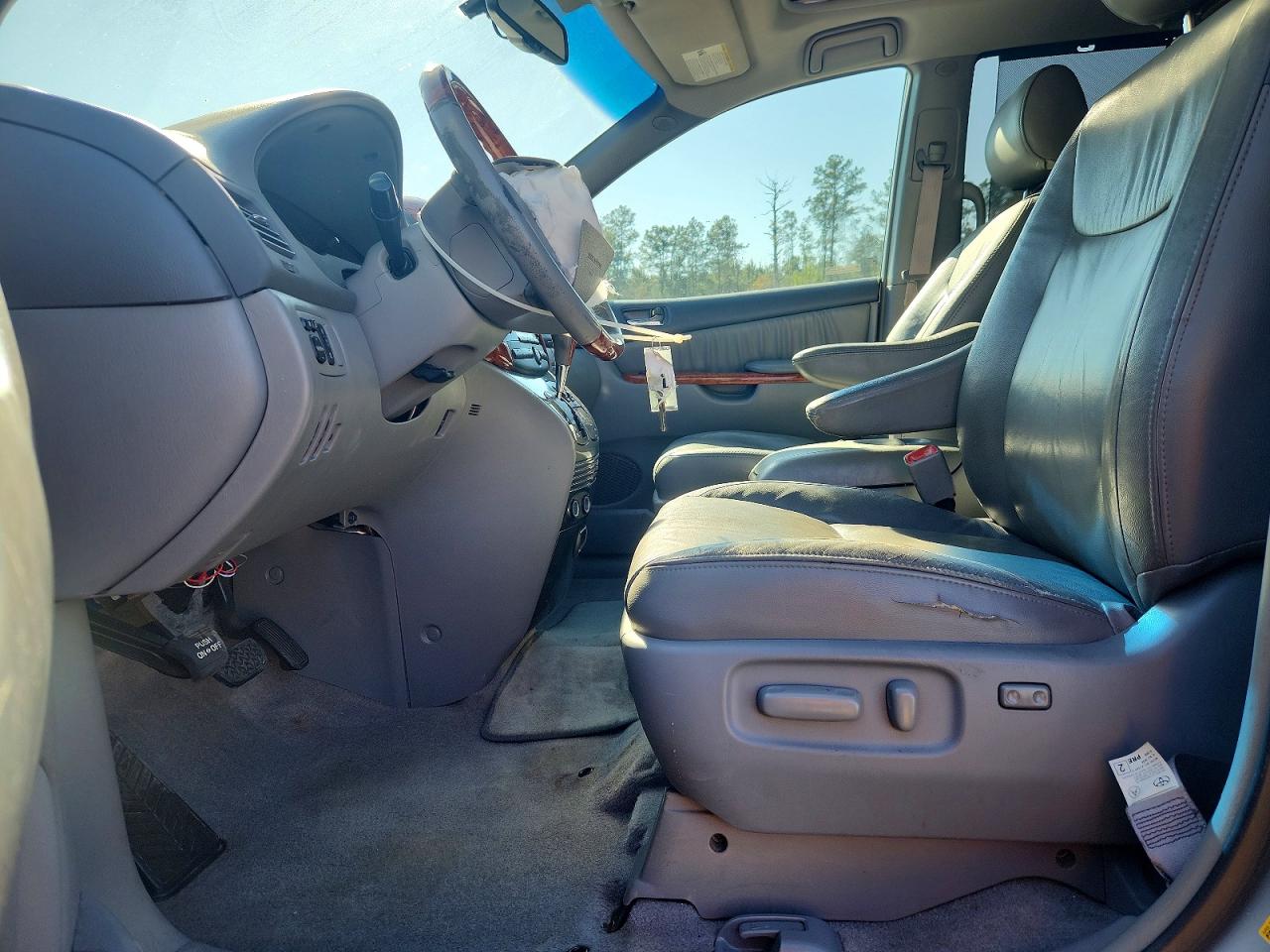 2008 TOYOTA SIENNA XLE photo 13