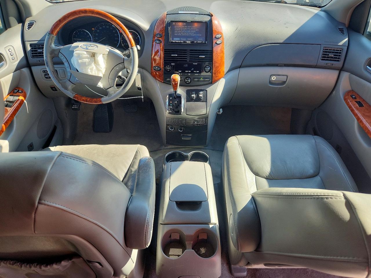 2008 TOYOTA SIENNA XLE photo 15