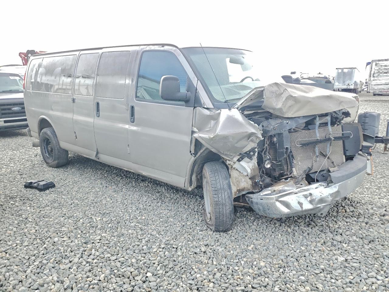 2015 GMC SAVANA G2500 photo 7
