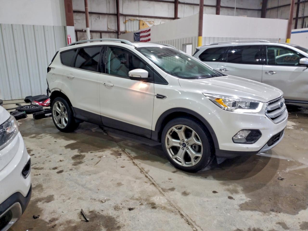 2018 FORD ESCAPE TITANIUM photo 4