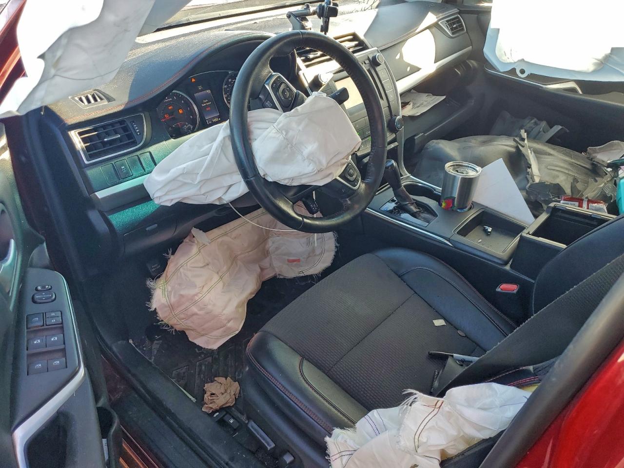 2016 TOYOTA CAMRY LE photo 8