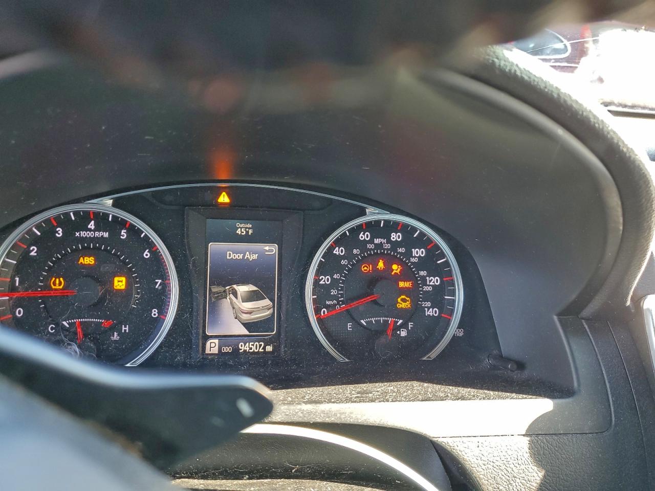2016 TOYOTA CAMRY LE photo 9