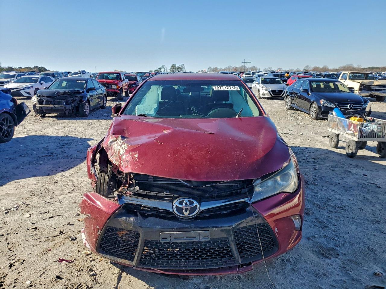 2016 TOYOTA CAMRY LE photo 5