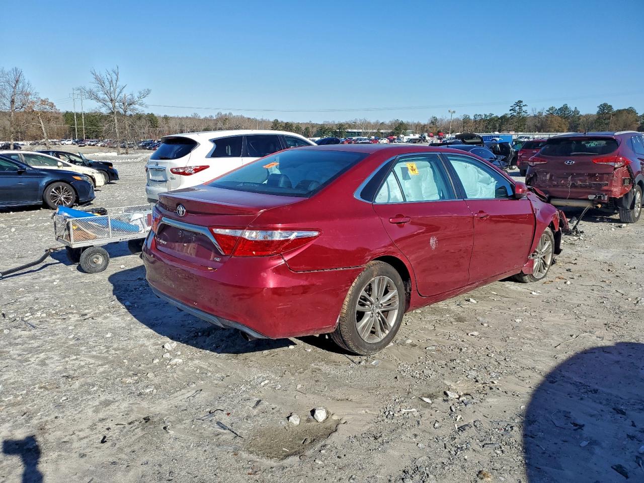 2016 TOYOTA CAMRY LE photo 3