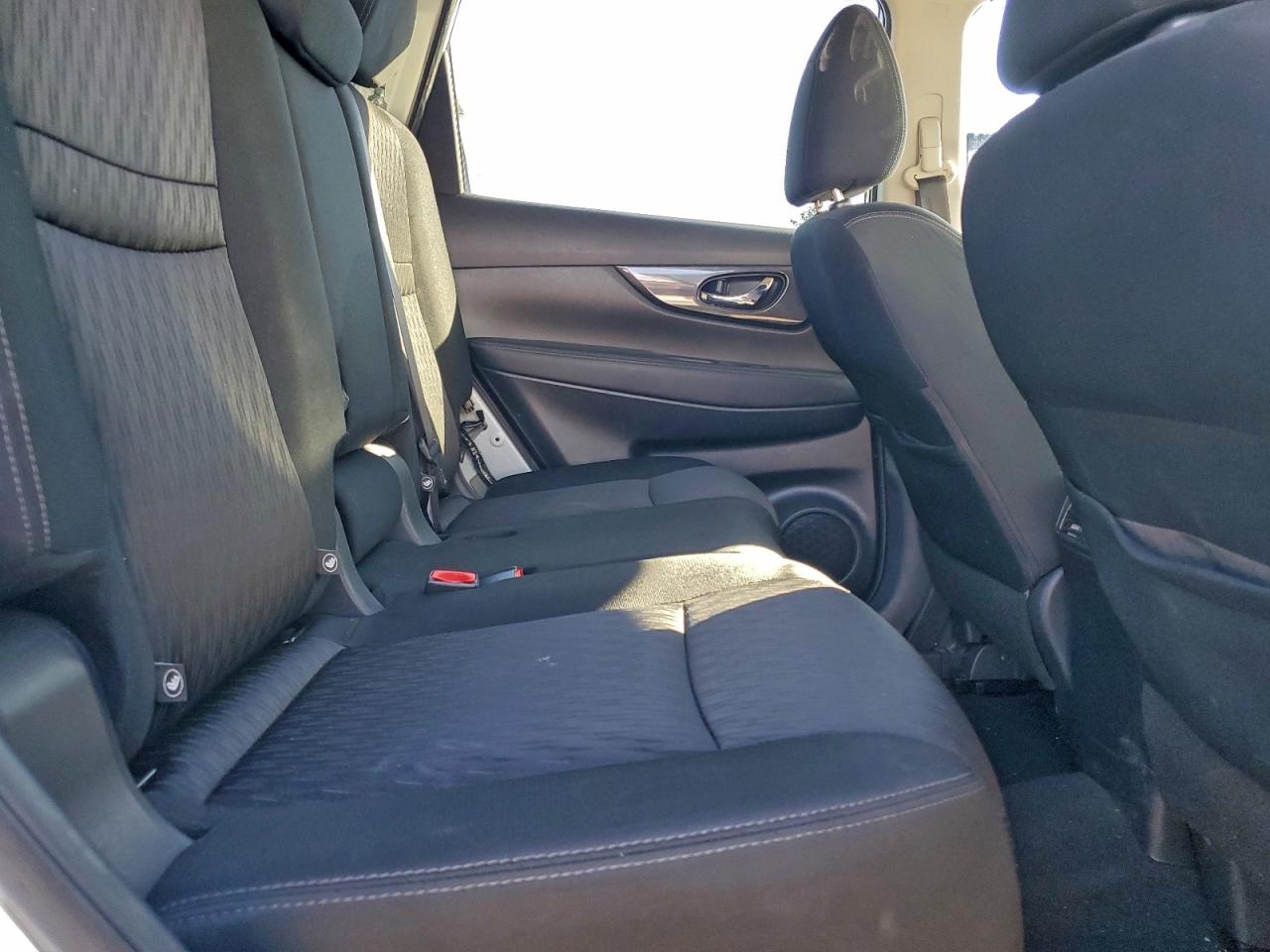 2019 NISSAN ROGUE S photo 11