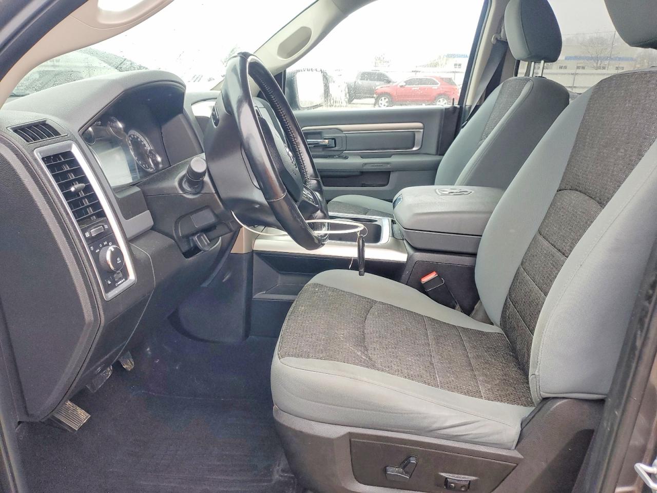 2019 RAM 1500 CLASSIC SLT photo 7
