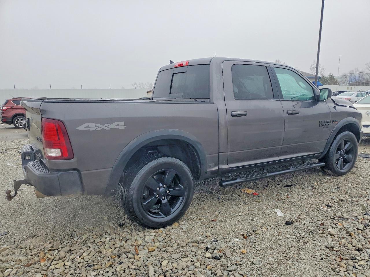 2019 RAM 1500 CLASSIC SLT photo 3