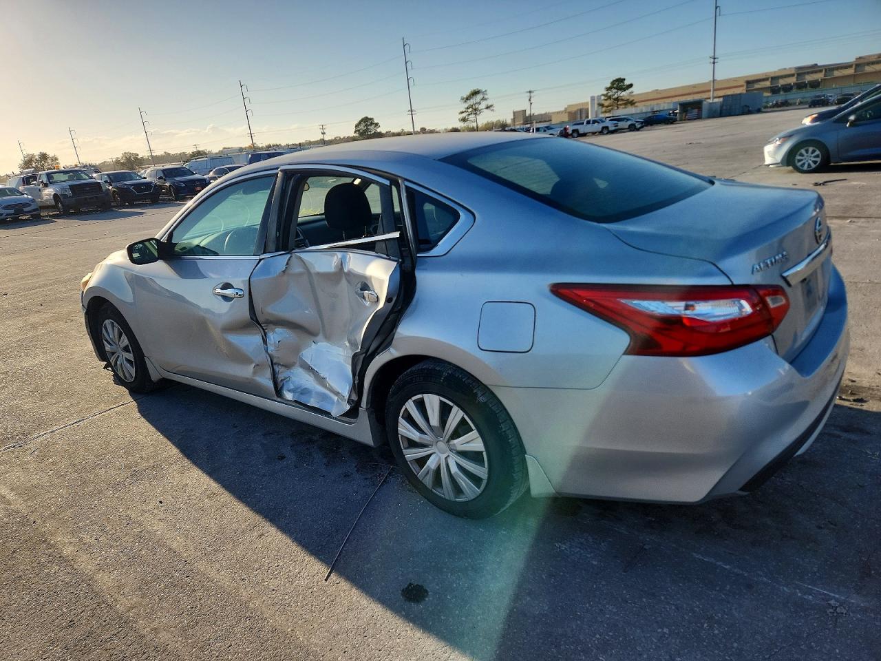 2017 NISSAN ALTIMA 2.5 photo 2
