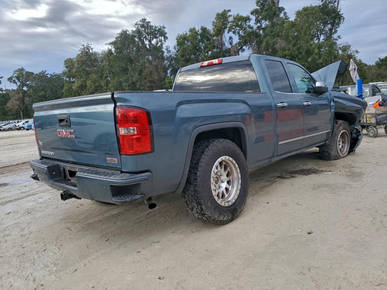 2014 GMC SIERRA K1500 SLT photo 3