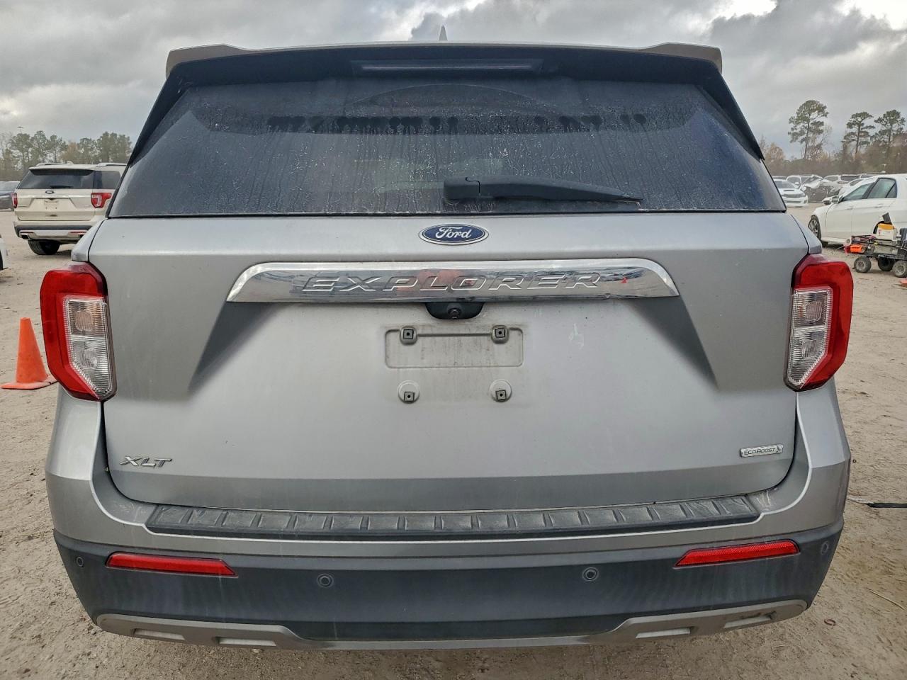 2020 FORD EXPLORER XLT photo 6