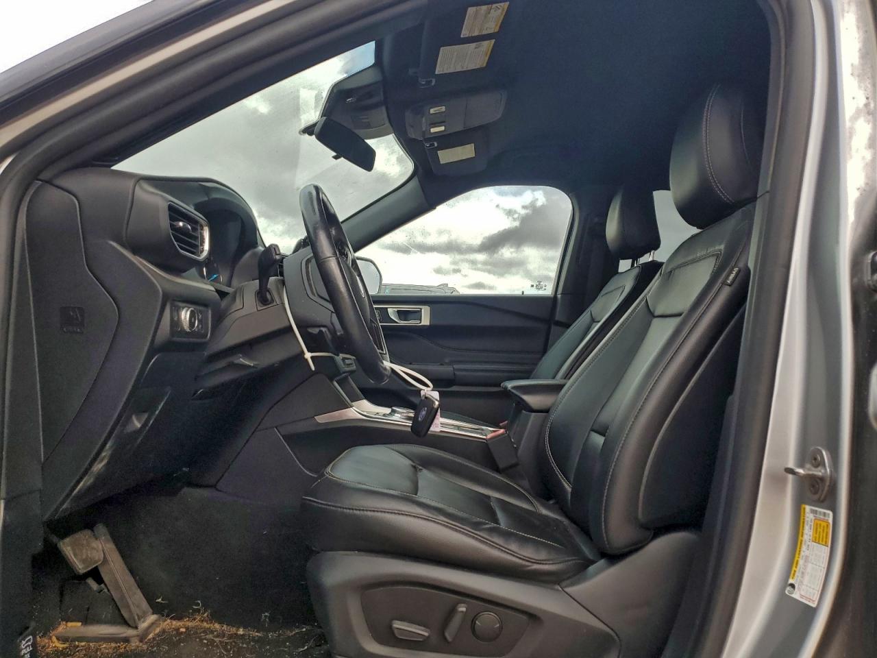 2020 FORD EXPLORER XLT photo 7