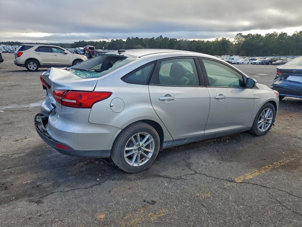 2018 FORD FOCUS SE photo 3