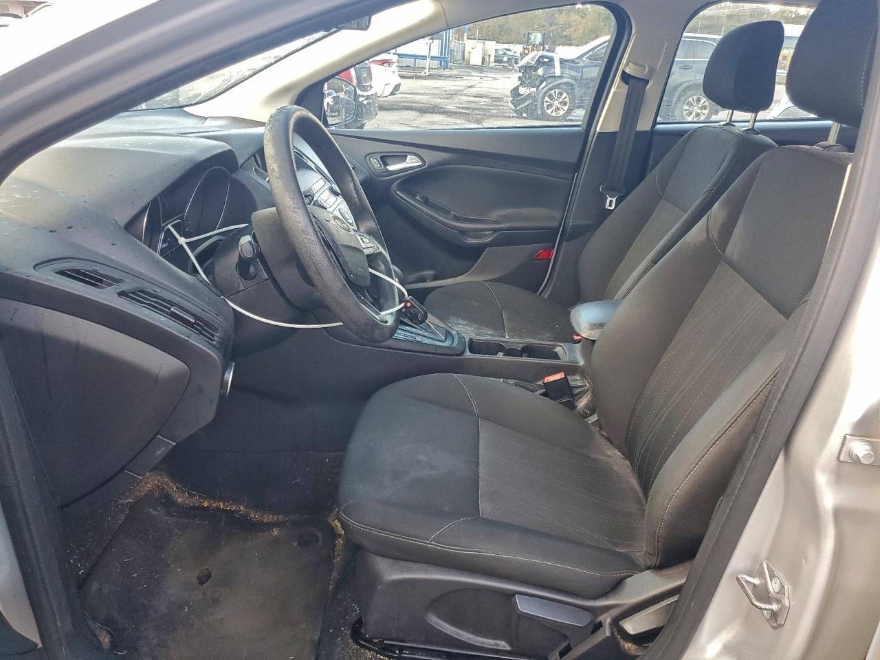 2018 FORD FOCUS SE photo 7
