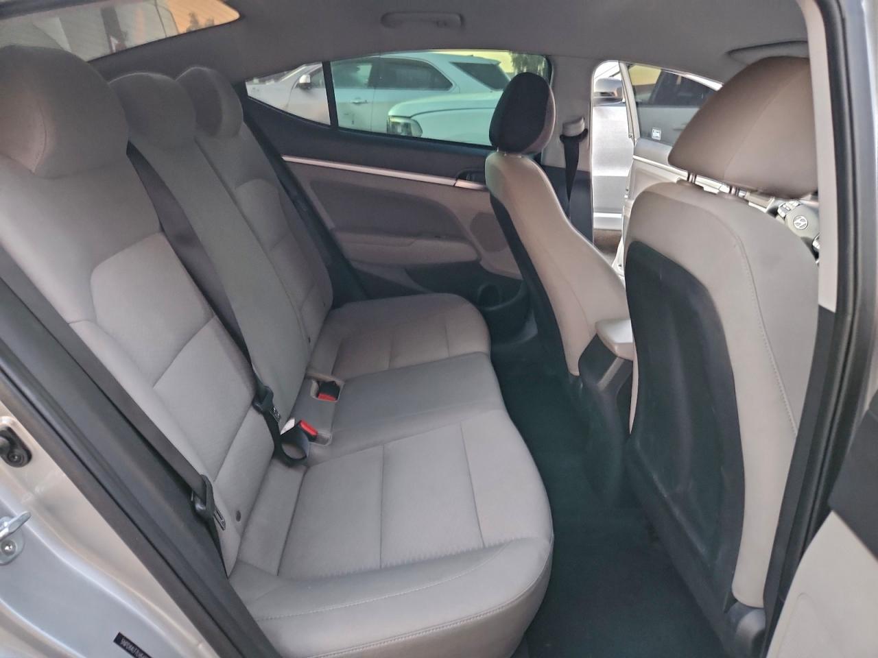 2020 HYUNDAI ELANTRA SEL photo 10