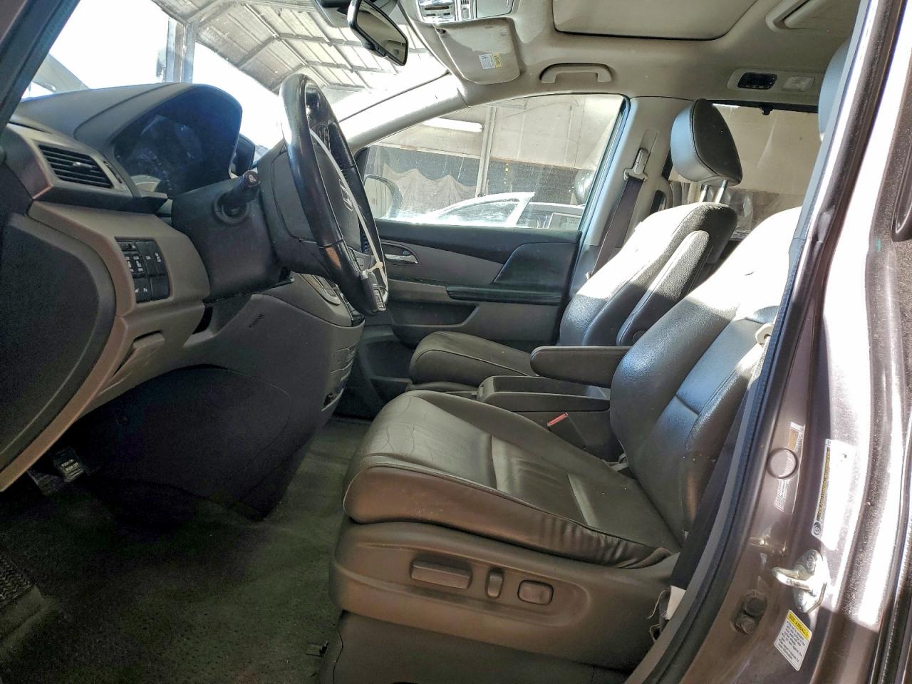 2014 HONDA ODYSSEY TOURING photo 13
