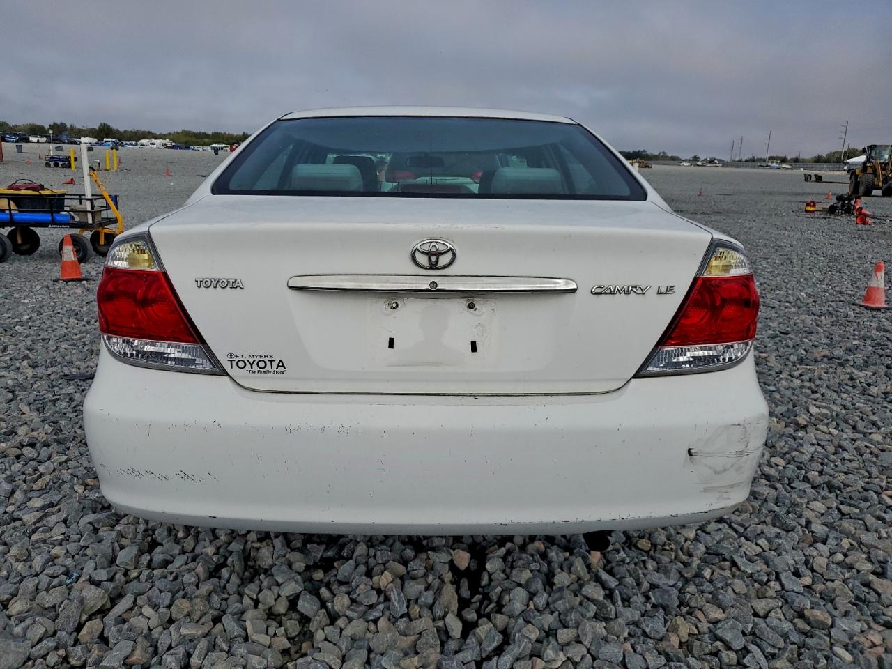 2005 TOYOTA CAMRY LE photo 6