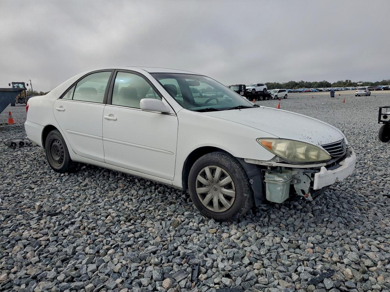 2005 TOYOTA CAMRY LE photo 4