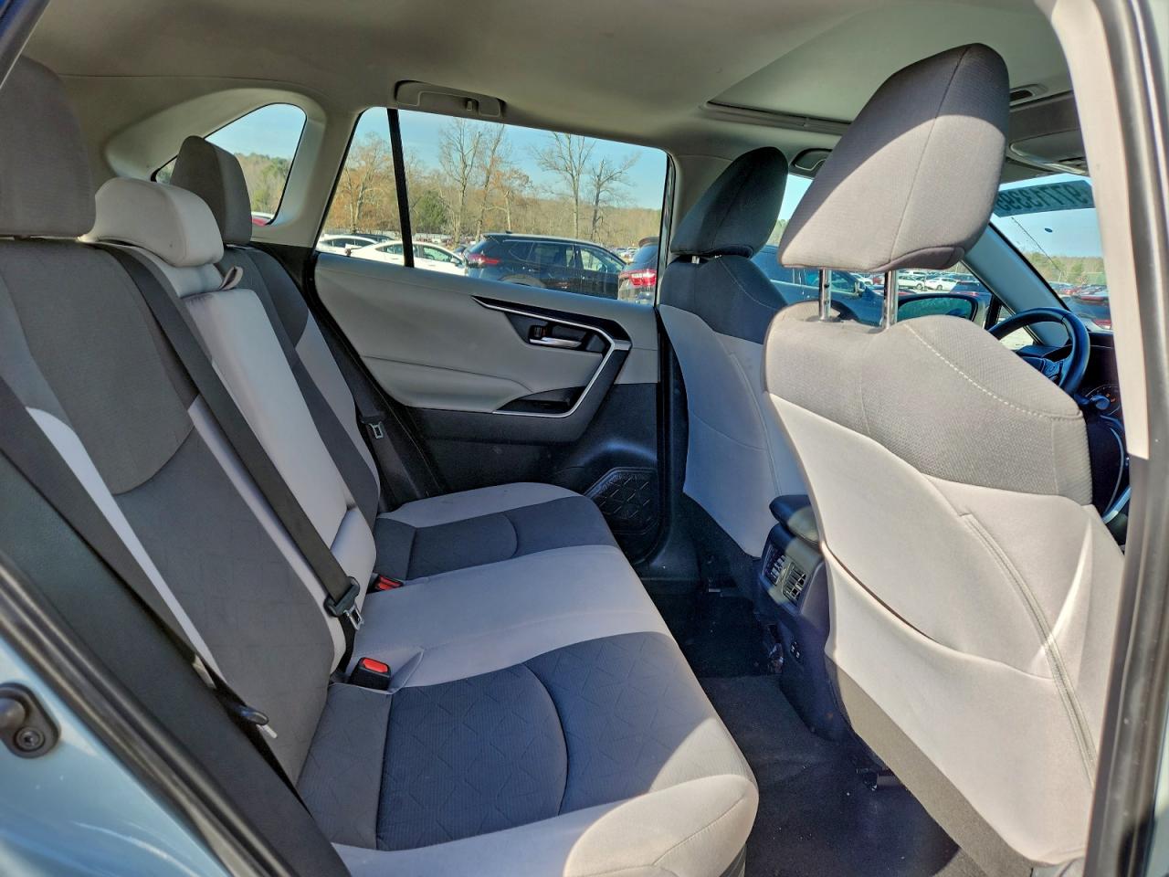 2019 TOYOTA RAV4 XLE photo 11