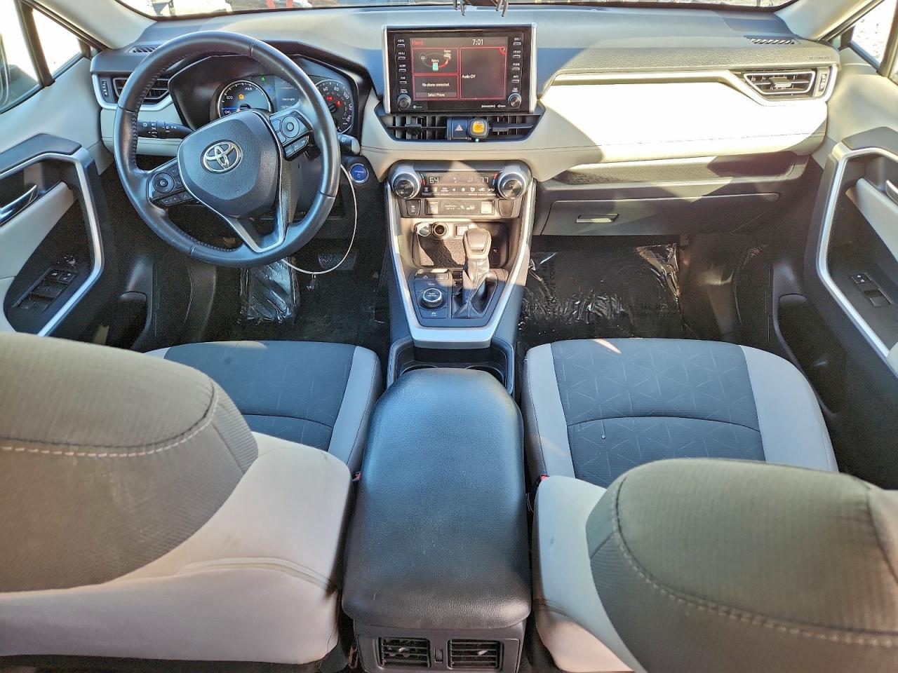 2019 TOYOTA RAV4 XLE photo 8