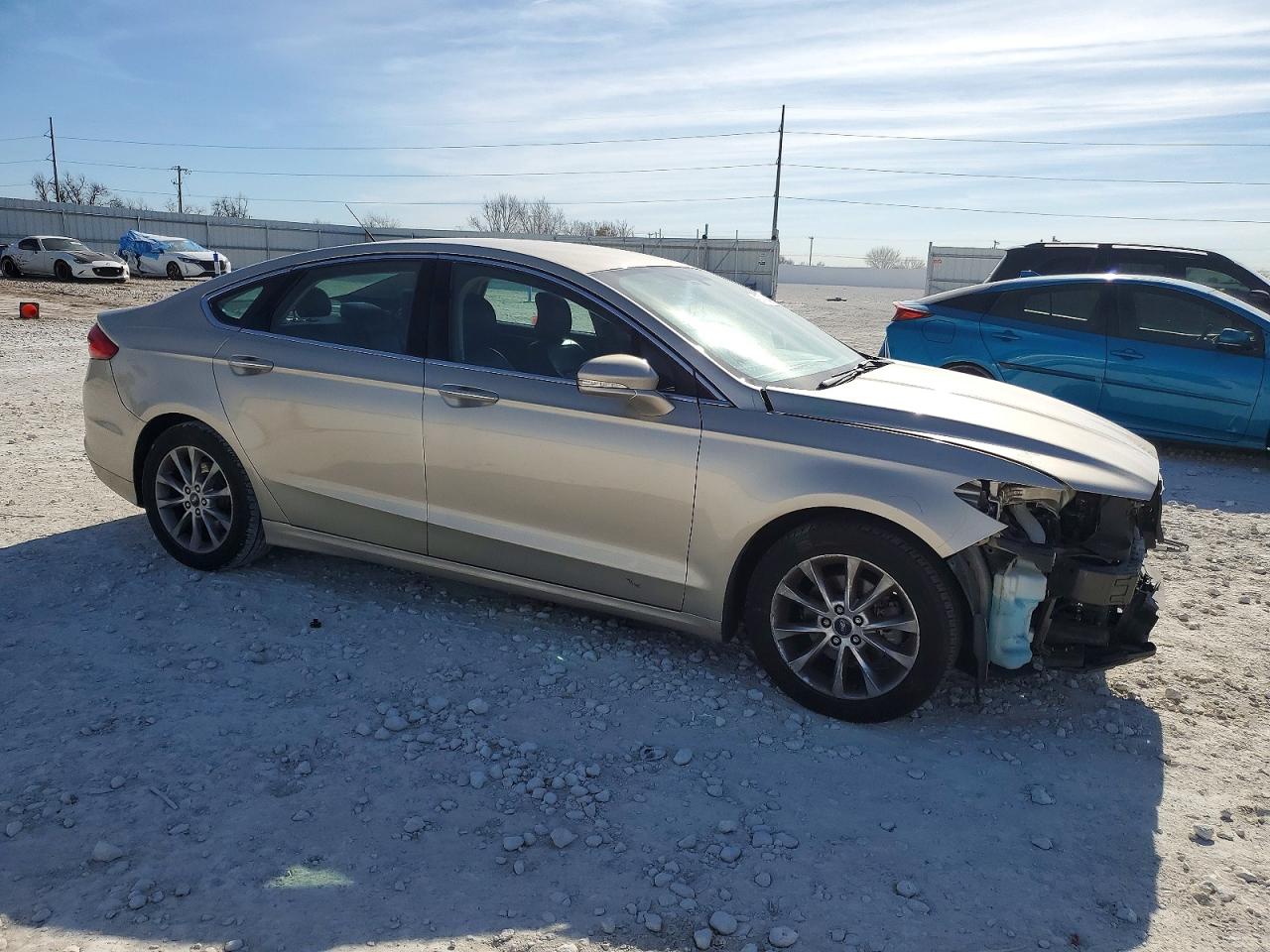 2017 FORD FUSION SE photo 4